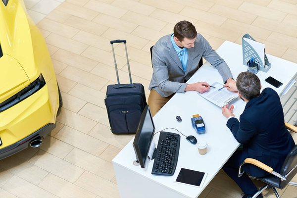Quels sont les documents nécessaires pour la location d'un véhicule utilitaire chez France Cars ?